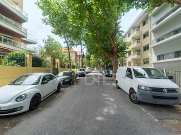 Apartamento T4 para Arrendamento em Aldoar, Foz do Douro e Nevogilde