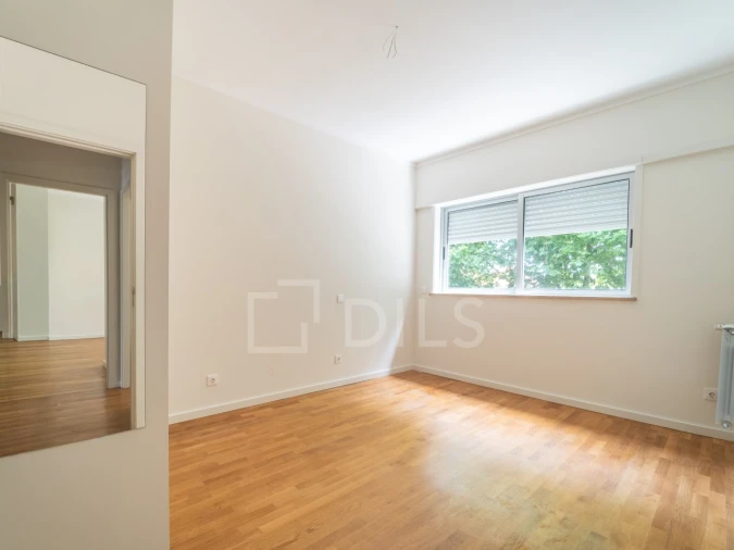 Apartamento T4 para Arrendamento em Aldoar, Foz do Douro e Nevogilde Foto 8