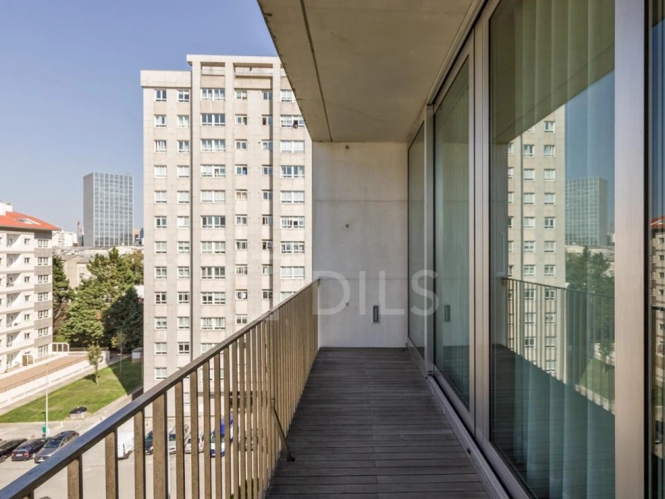 Apartamento T2 para Venda em Lordelo do Ouro e Massarelos Foto 2