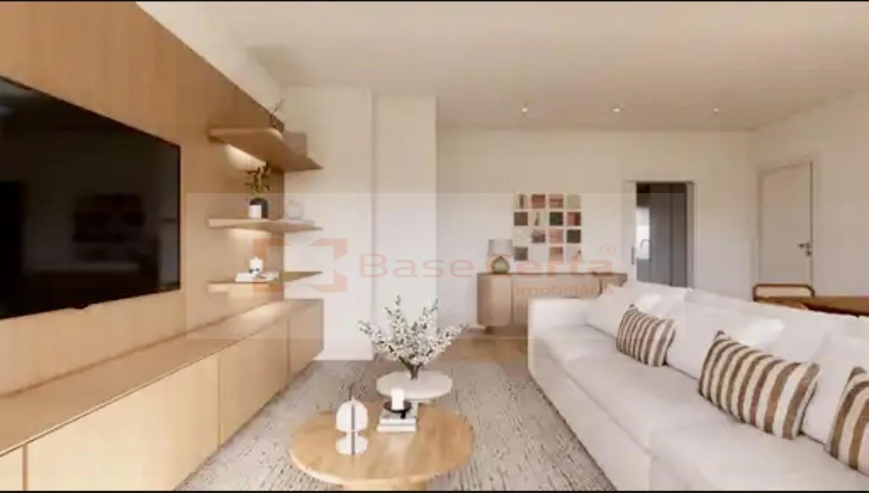 Apartamento T2 para Venda em Loures Foto 4