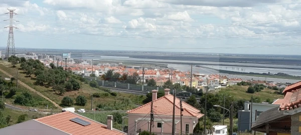 Moradia T6 para Venda em Santa Iria de Azoia, São João da Talha e Bobadela