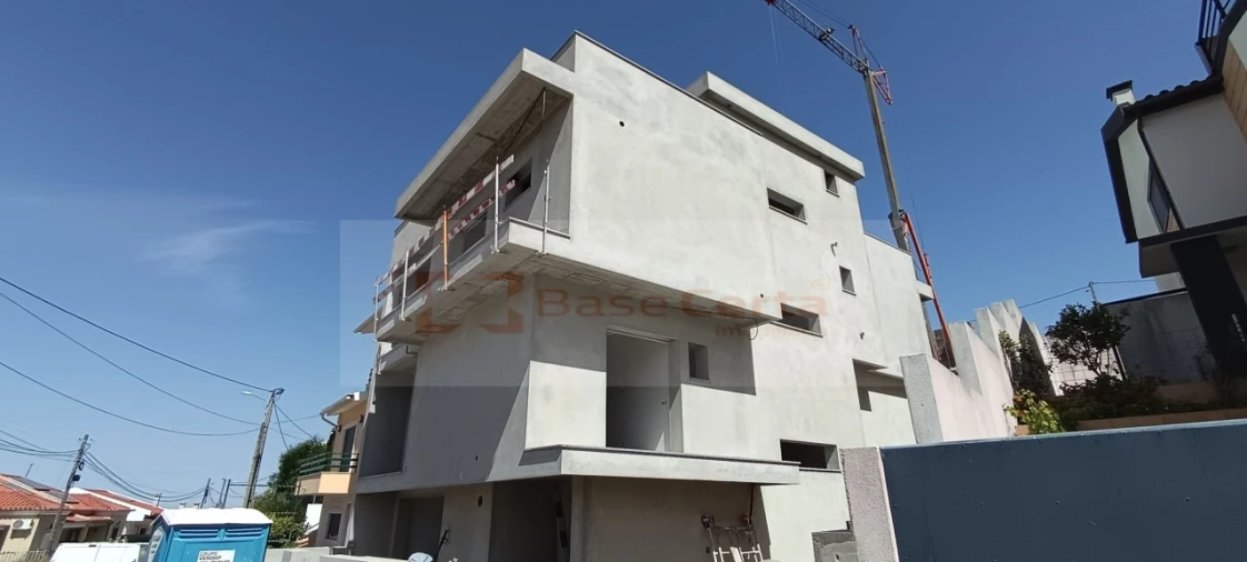 Moradia T6 para Venda em Santa Iria de Azoia, São João da Talha e Bobadela Foto 4