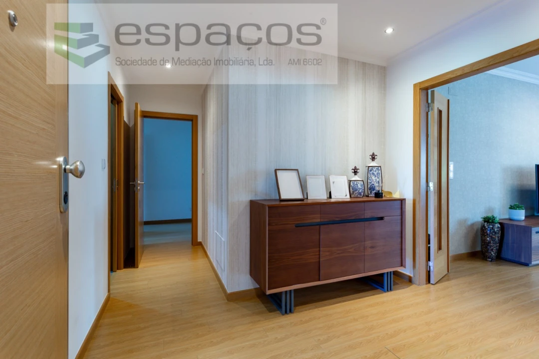 Apartamento T4 para Venda em Santa Iria de Azoia, São João da Talha e Bobadela Foto 13