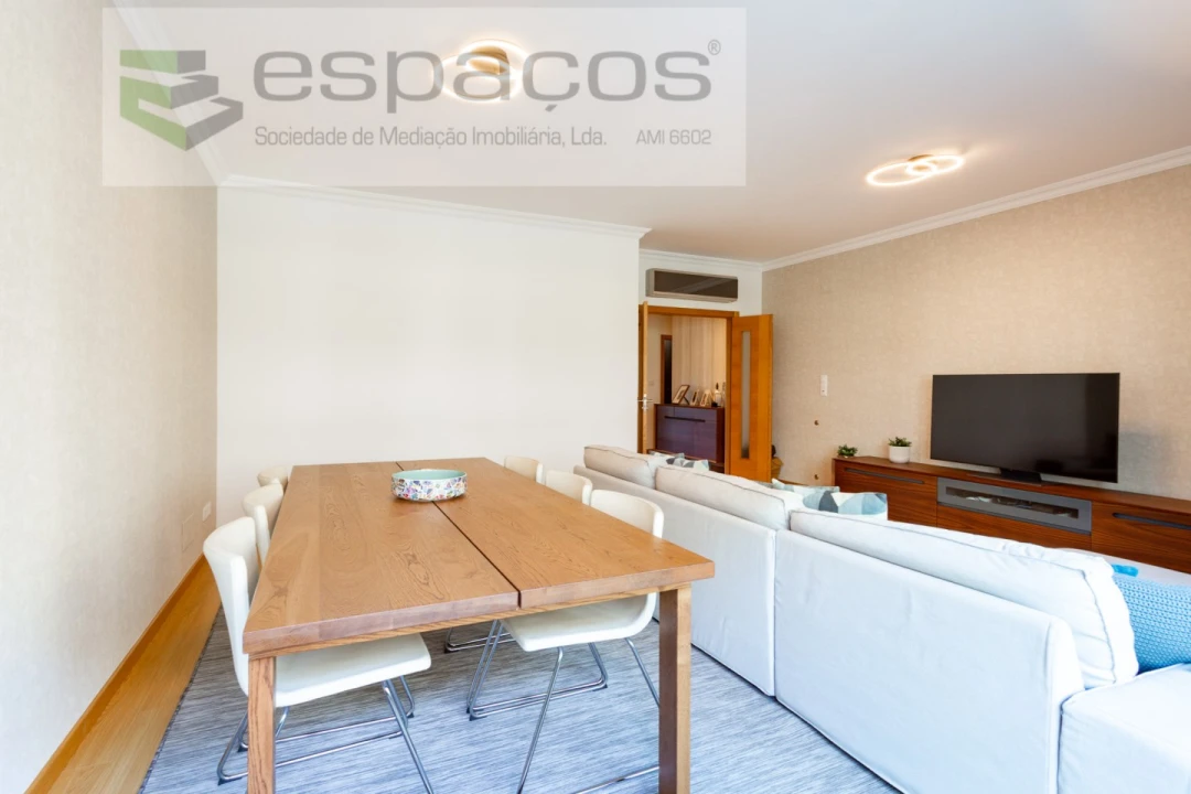 Apartamento T4 para Venda em Santa Iria de Azoia, São João da Talha e Bobadela Foto 5