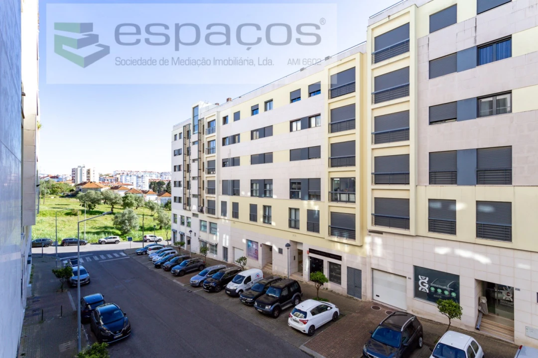 Apartamento T4 para Venda em Santa Iria de Azoia, São João da Talha e Bobadela Foto 42