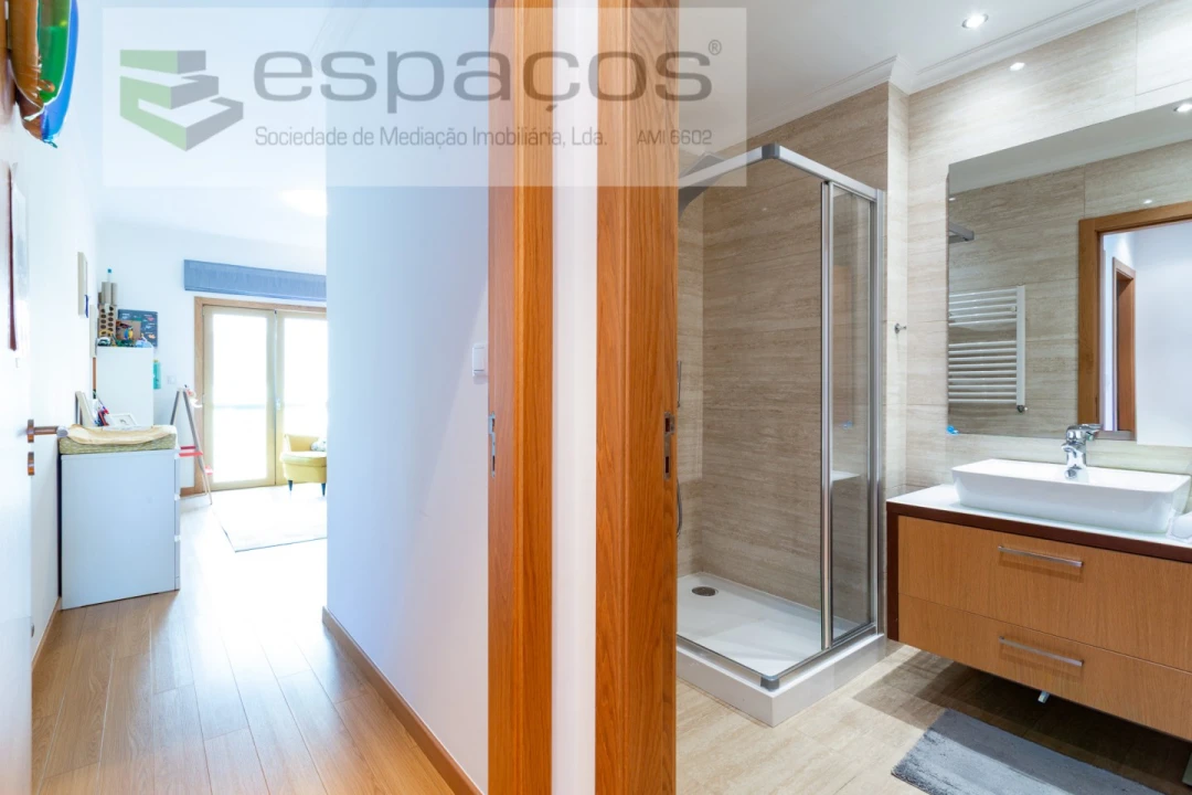 Apartamento T4 para Venda em Santa Iria de Azoia, São João da Talha e Bobadela Foto 21