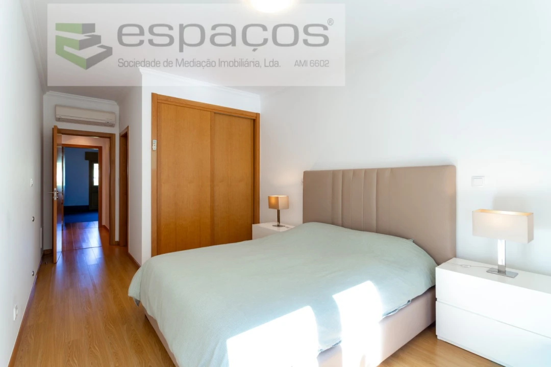 Apartamento T4 para Venda em Santa Iria de Azoia, São João da Talha e Bobadela Foto 33