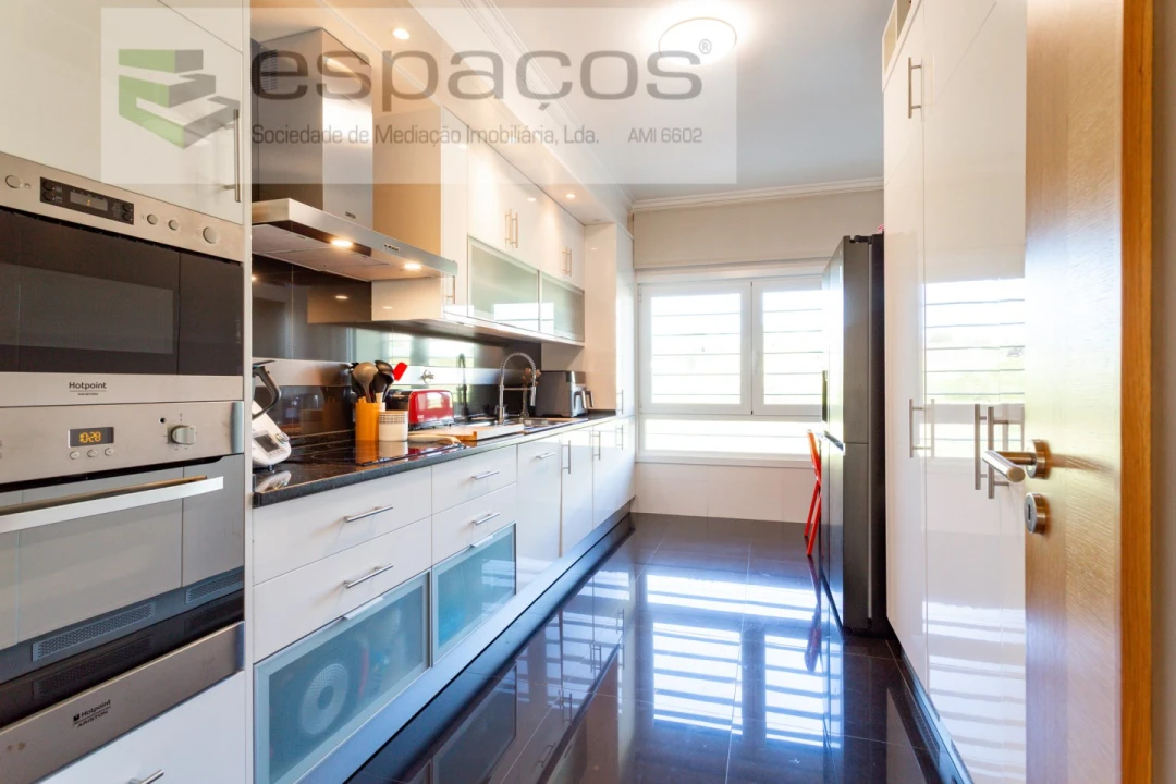 Apartamento T4 para Venda em Santa Iria de Azoia, São João da Talha e Bobadela Foto 11