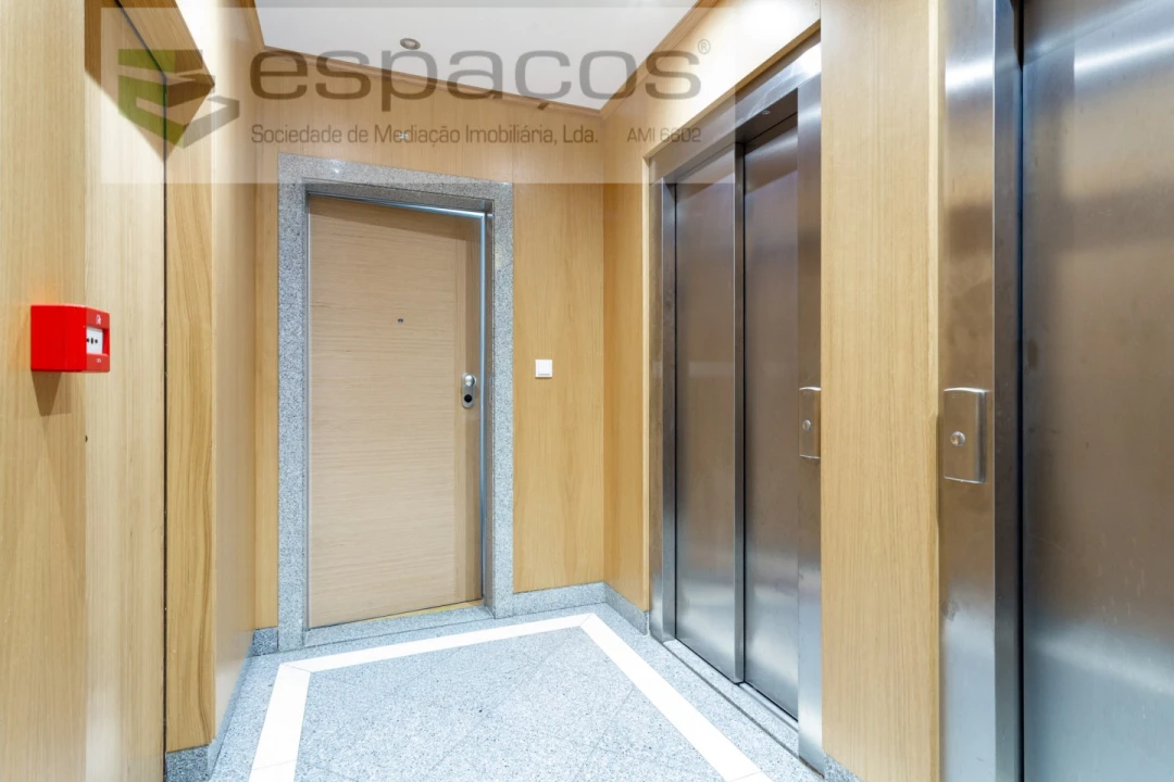 Apartamento T4 para Venda em Santa Iria de Azoia, São João da Talha e Bobadela Foto 38
