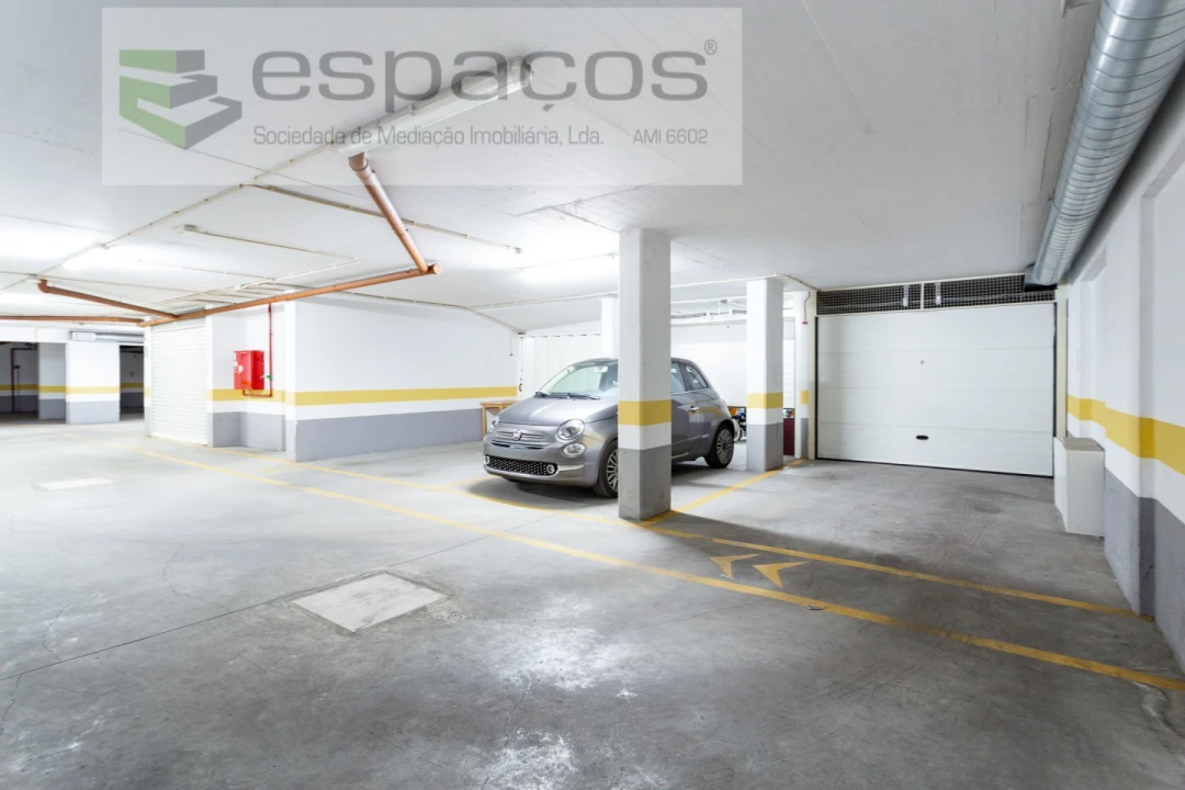 Apartamento T4 para Venda em Santa Iria de Azoia, São João da Talha e Bobadela Foto 39