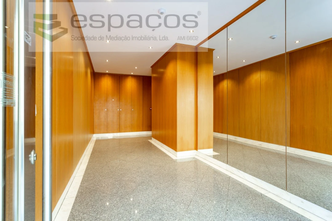 Apartamento T4 para Venda em Santa Iria de Azoia, São João da Talha e Bobadela Foto 40