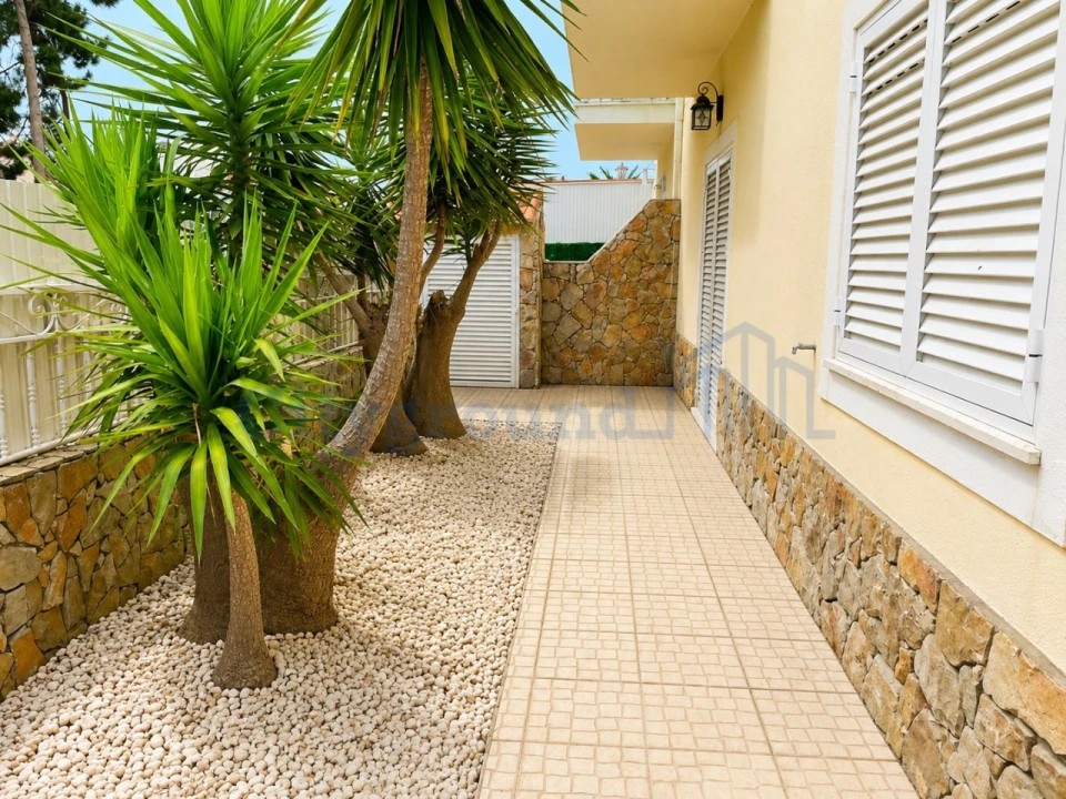 Moradia T3 para Venda em Quinta do Conde Foto 3
