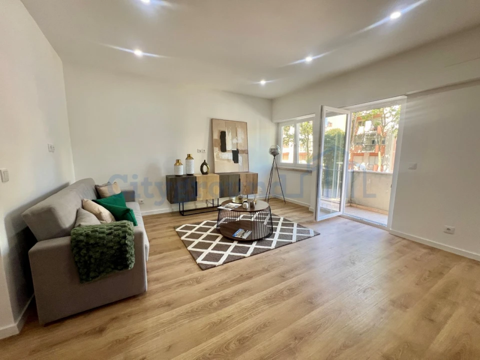 Apartamento T3 para Venda em Benfica Foto 1
