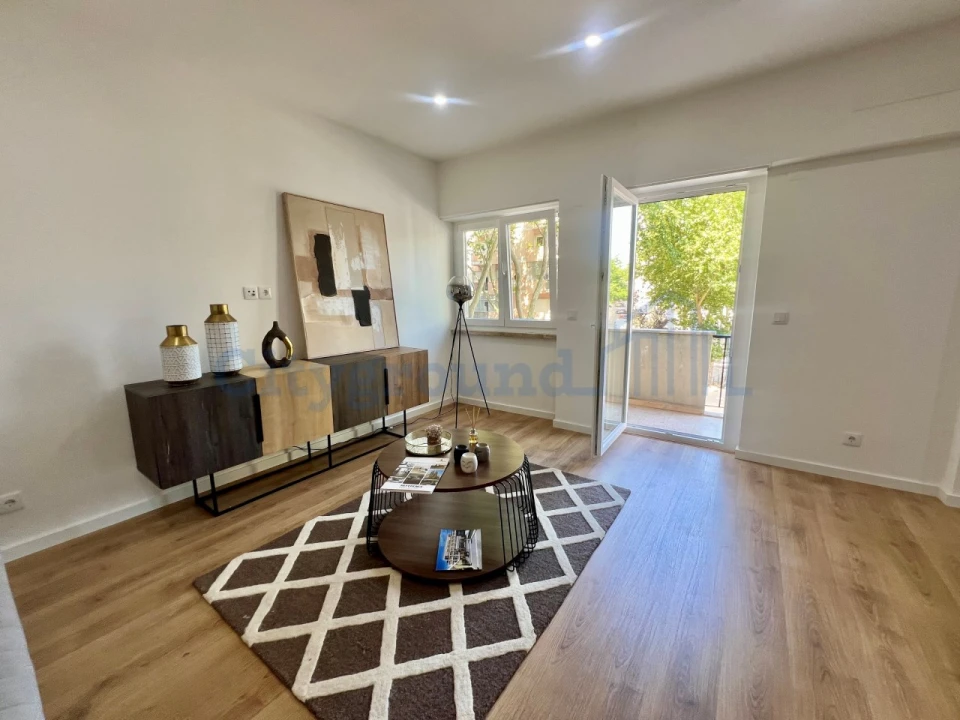 Apartamento T3 para Venda em Benfica Foto 2