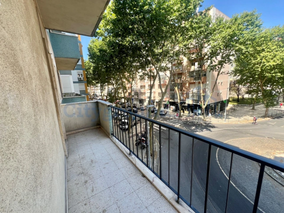 Apartamento T3 para Venda em Benfica Foto 3