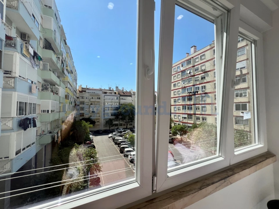 Apartamento T3 para Venda em Benfica Foto 16