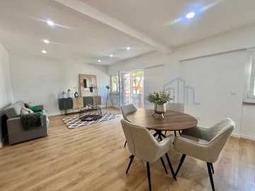 Apartamento T3 para Venda em Benfica