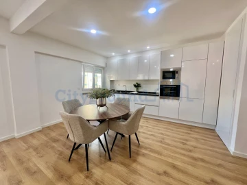 Apartamento T3 para Venda em Benfica
