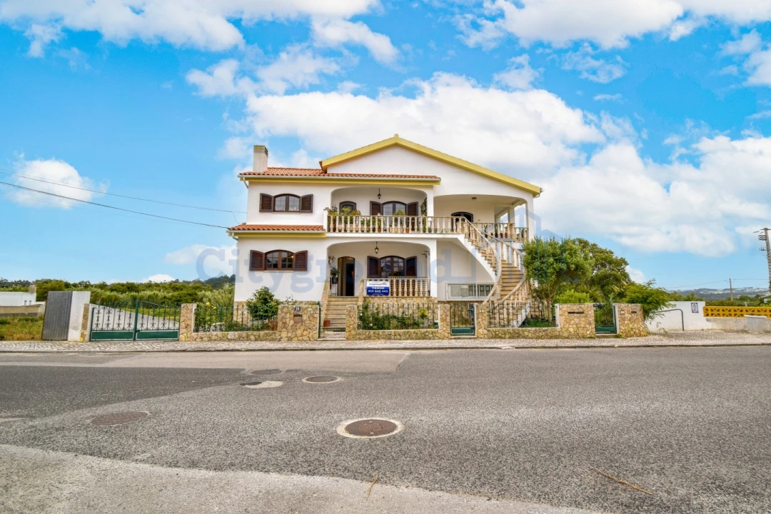 Apartamento T2 para Venda em Foz do Arelho Foto 1