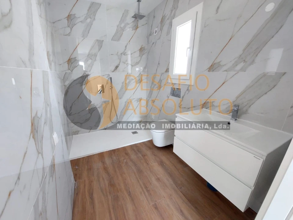 Apartamento T3 para Venda em Fernao Ferro Foto 3