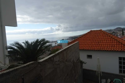 Moradia T2 para Venda em Funchal (Santa Maria Maior)