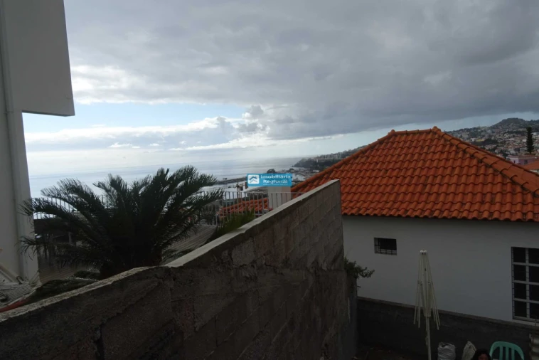 Moradia T2 para Venda em Funchal (Santa Maria Maior) Foto 4