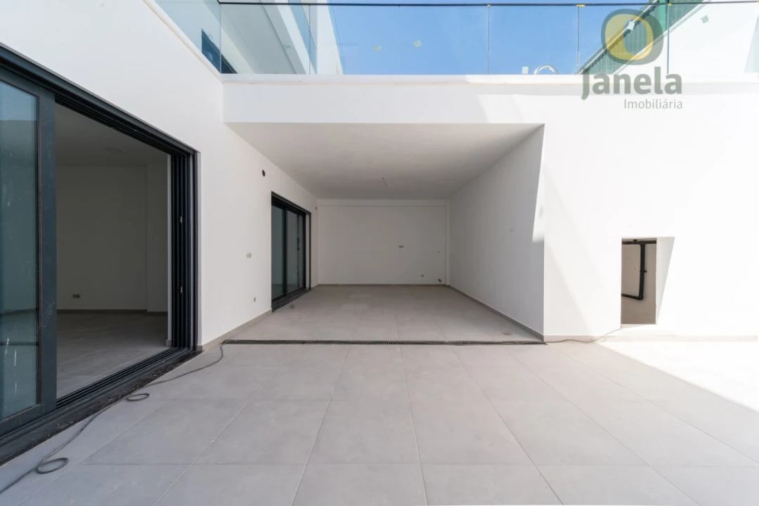 Moradia T3 para Venda em Montenegro Foto 17