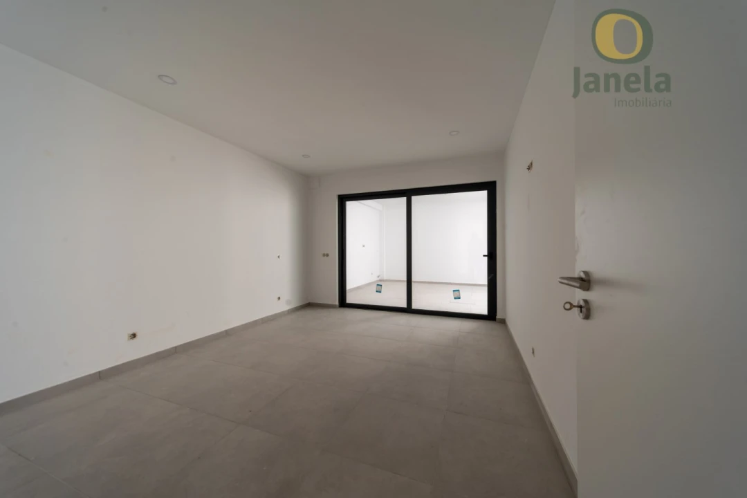 Moradia T3 para Venda em Montenegro Foto 23
