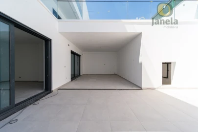 Moradia T3 para Venda em Montenegro