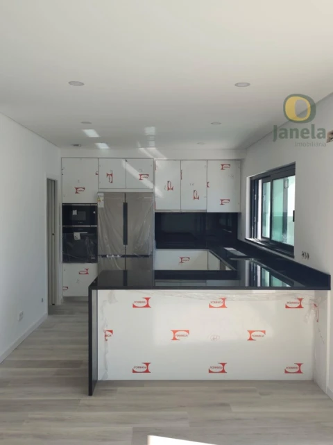 Moradia T3 para Venda em Montenegro