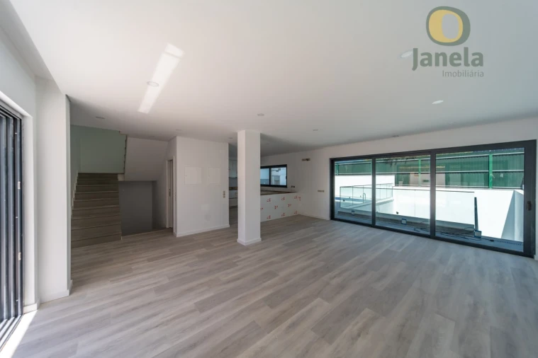 Moradia T3 para Venda em Montenegro Foto 28