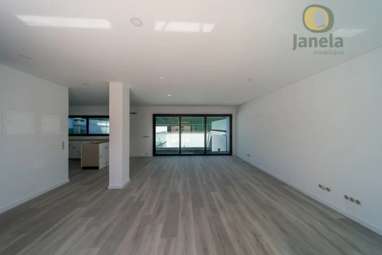 Moradia T3 para Venda em Montenegro Foto 30