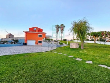 Moradia T4 para Venda em Serra D'El-Rei