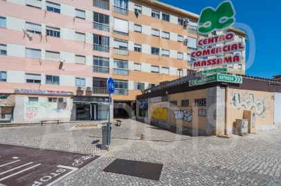 Escritório para Venda em Massamá e Monte Abraão