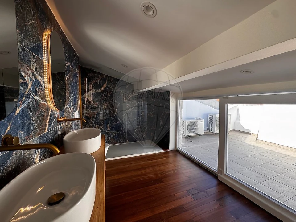 Apartamento T3 para Venda em São Domingos de Benfica Foto 1