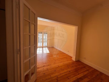 Apartamento T3 para Venda em São Domingos de Benfica