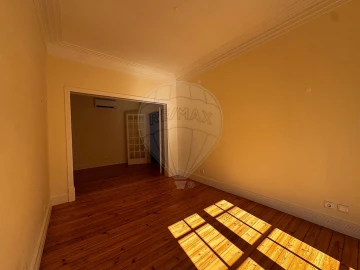 Apartamento T3 para Venda em São Domingos de Benfica