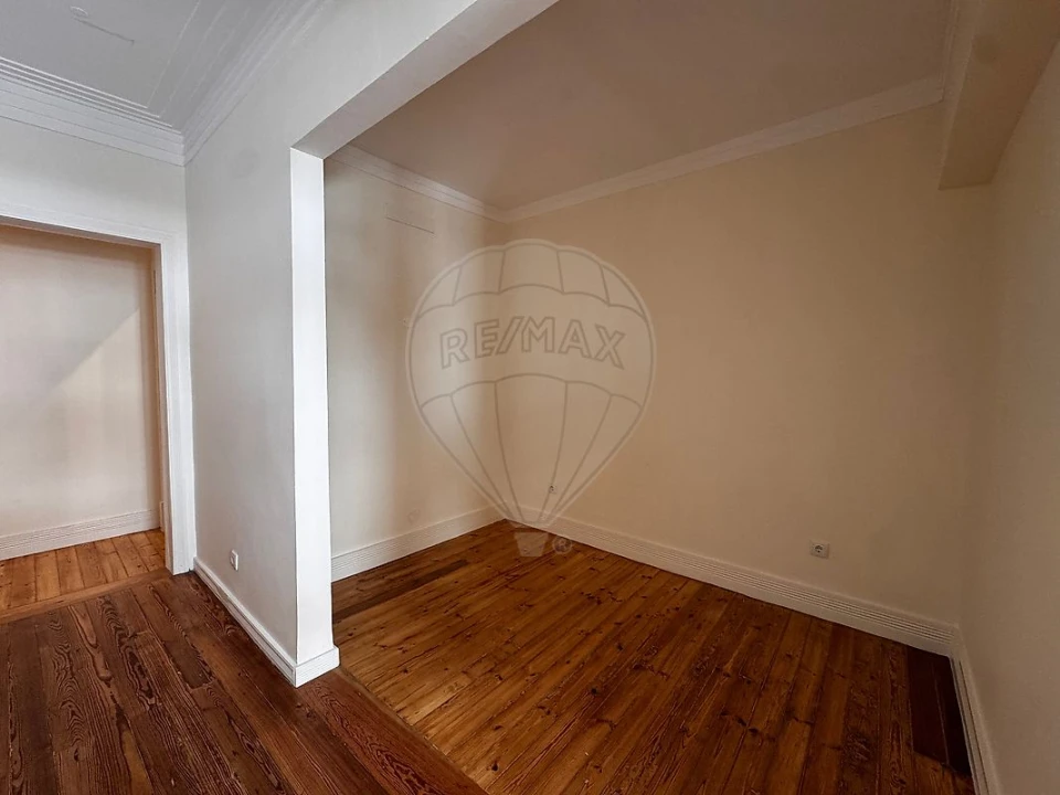 Apartamento T3 para Venda em São Domingos de Benfica Foto 6