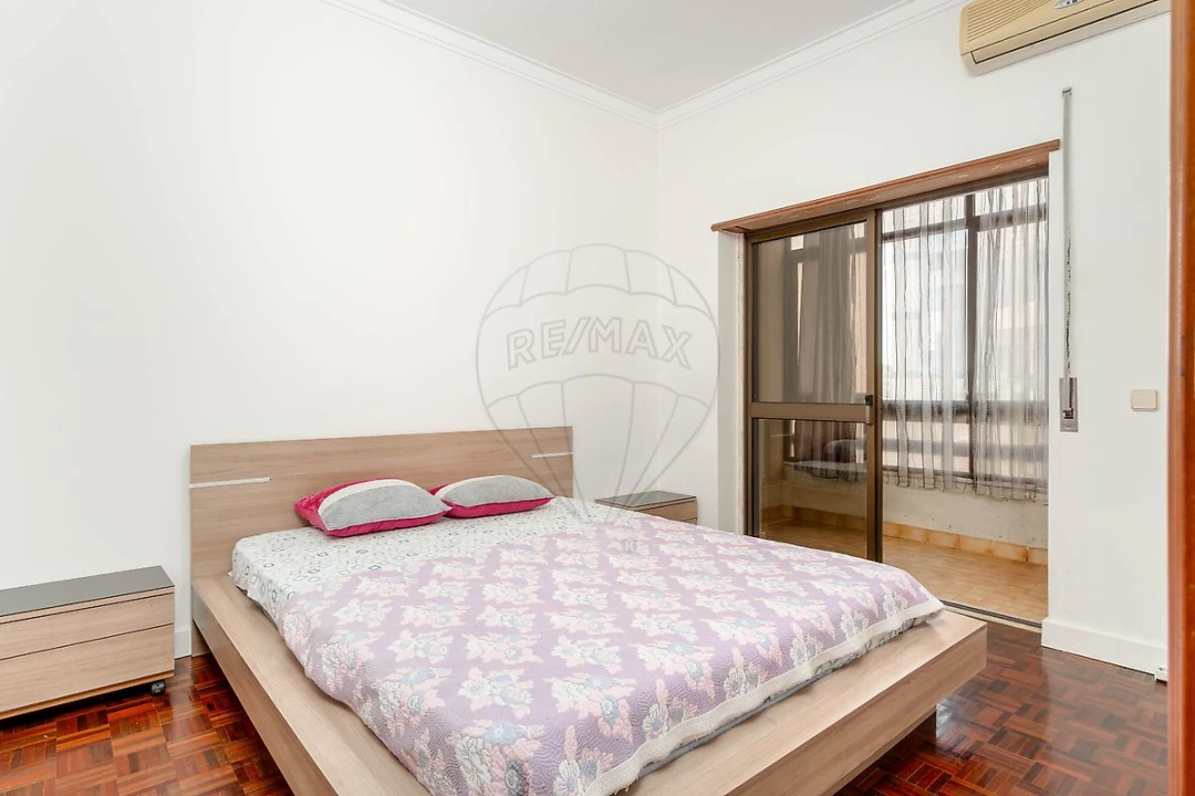 Apartamento T3 para Venda em Amora Foto 2