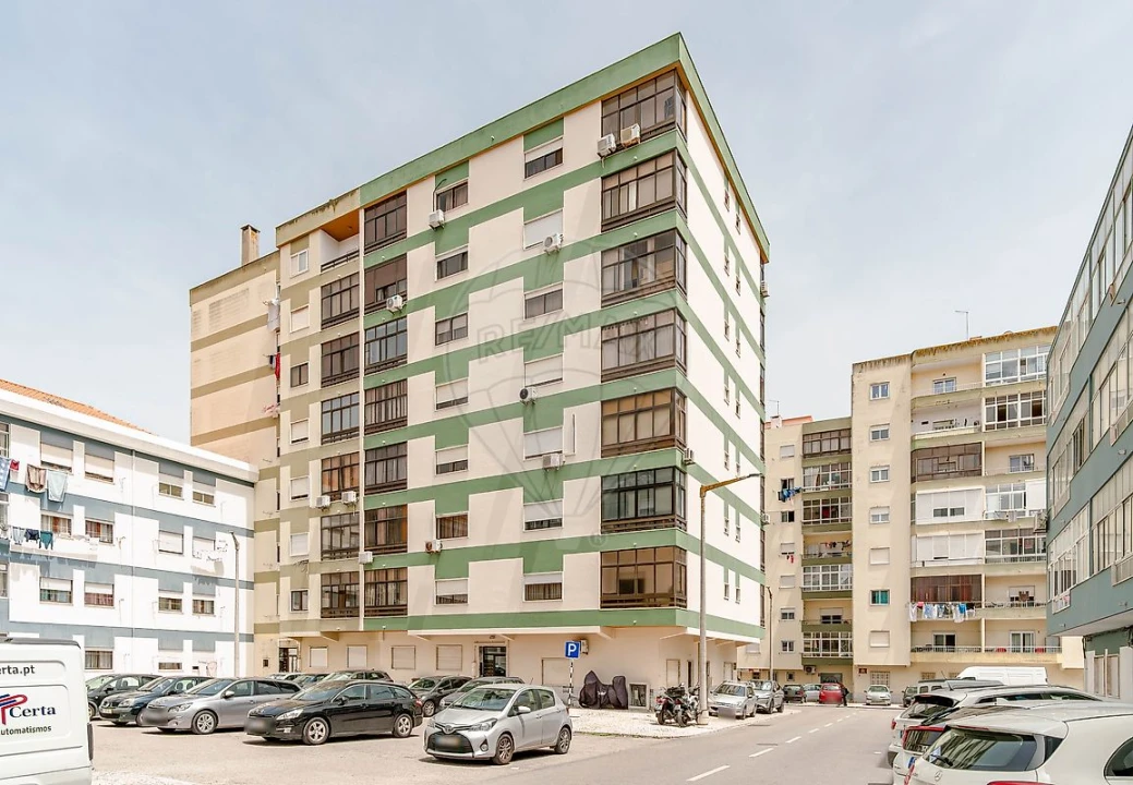 Apartamento T3 para Venda em Amora Foto 4