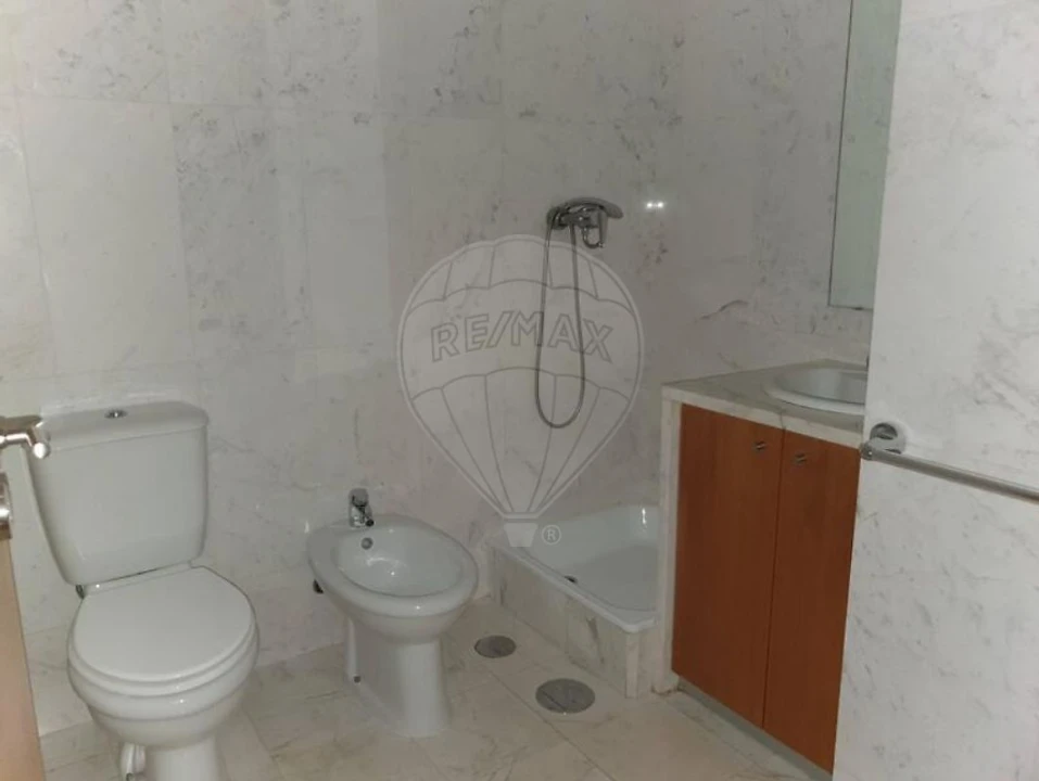 Apartamento T2 para Venda em Oliveira do Douro Foto 7