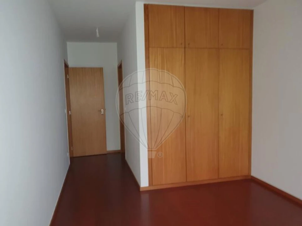 Apartamento T2 para Venda em Oliveira do Douro Foto 4