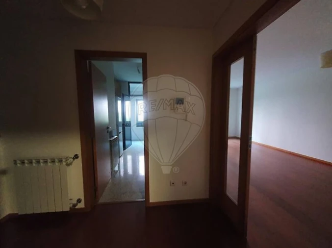Apartamento T2 para Venda em Oliveira do Douro Foto 9