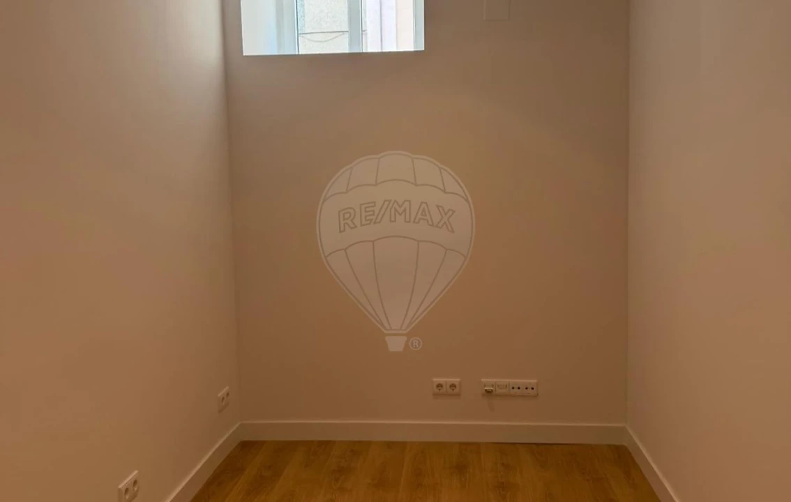 Apartamento T1 para Venda em Campo de Ourique Foto 6