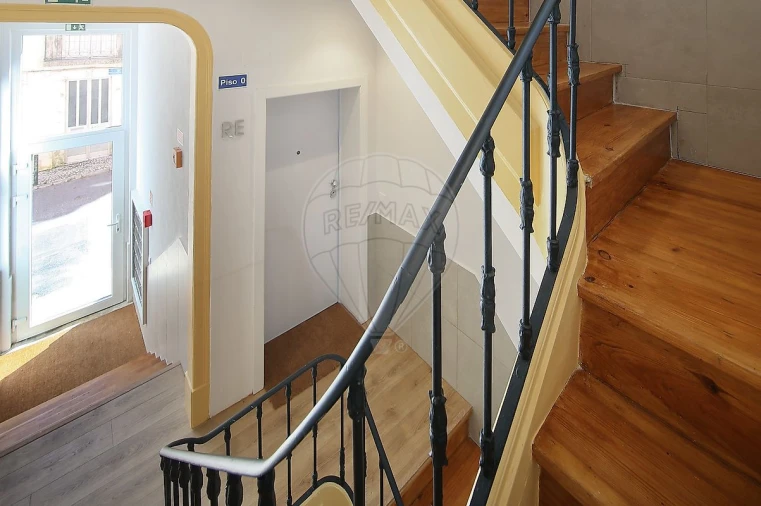 Apartamento T1 para Venda em Campo de Ourique Foto 3