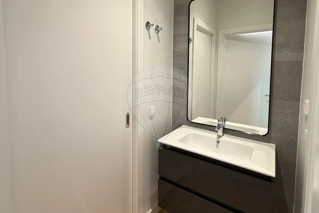 Apartamento T1 para Venda em Campo de Ourique Foto 10
