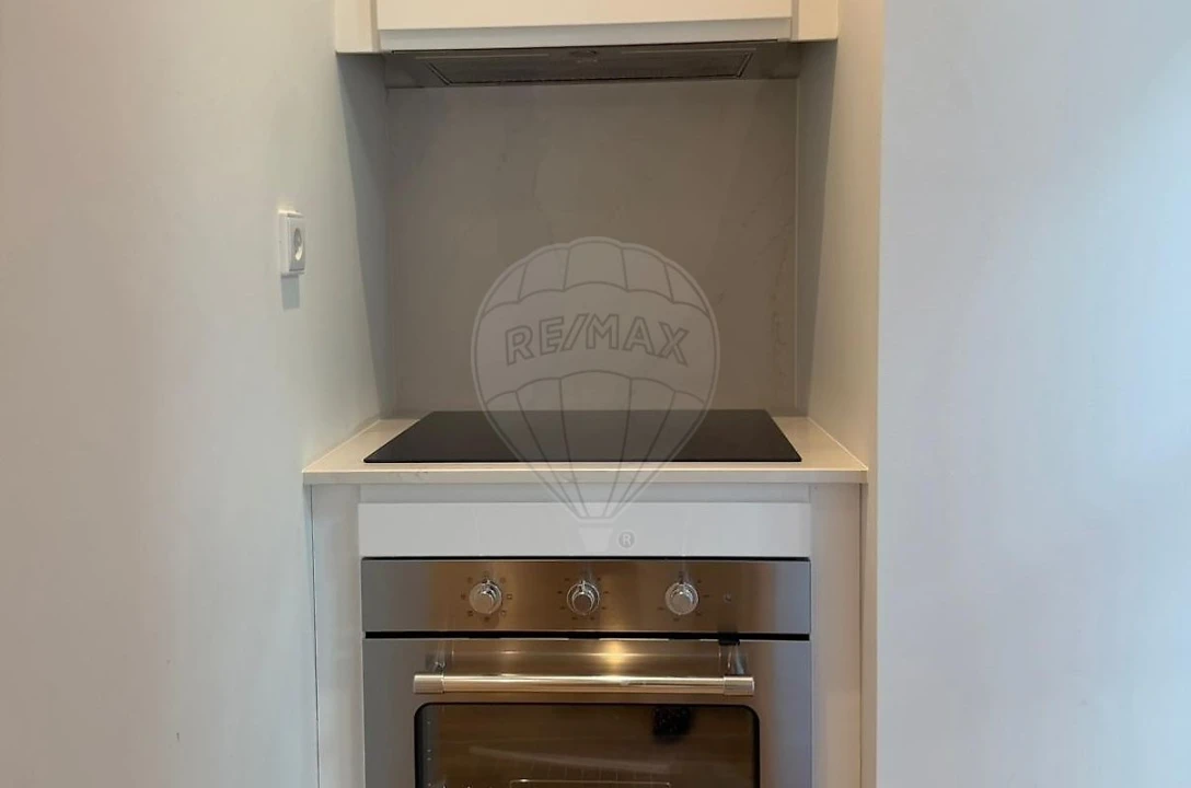 Apartamento T1 para Venda em Campo de Ourique Foto 8