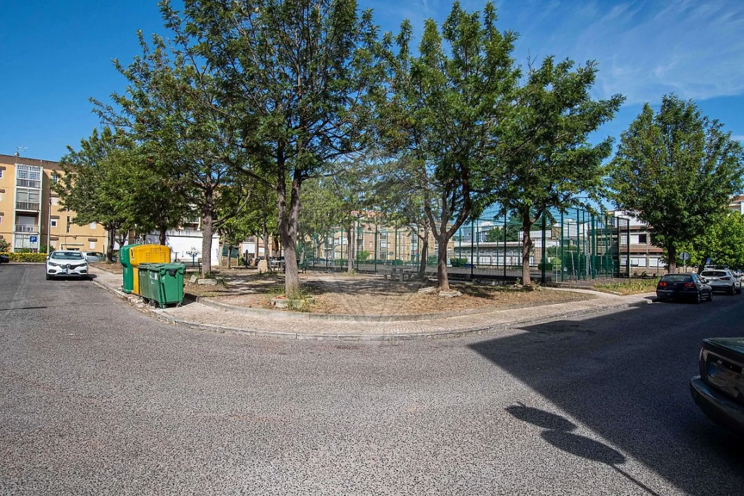 Apartamento T2 para Venda em Carregado e Cadafais Foto 18