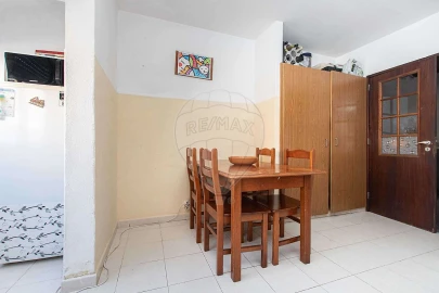 Apartamento T2 para Venda em Carregado e Cadafais