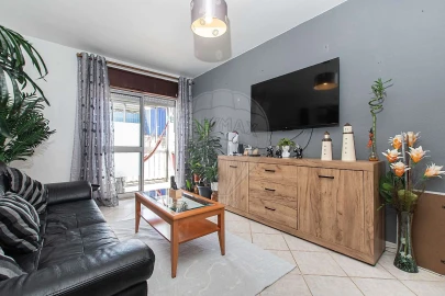Apartamento T2 para Venda em Carregado e Cadafais